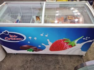 فریزر صندوقی 400 و 500 لیتری درب شیشه ای فروشگاهی در فروشگاه آرسین تجهیز لامرد