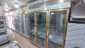 یخچال قصابی 2 متری 3درب رادیاتی
در فروشگاه آرسین تجهیز لامرد